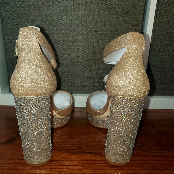COPY - Jessica Simpson Everyn 2 Heels - Picture 4 of 6
